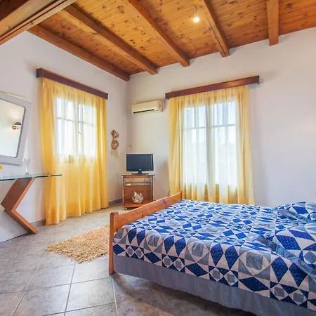Apartment Blue Roses Near Turtle National Park Beach Vasilikí
